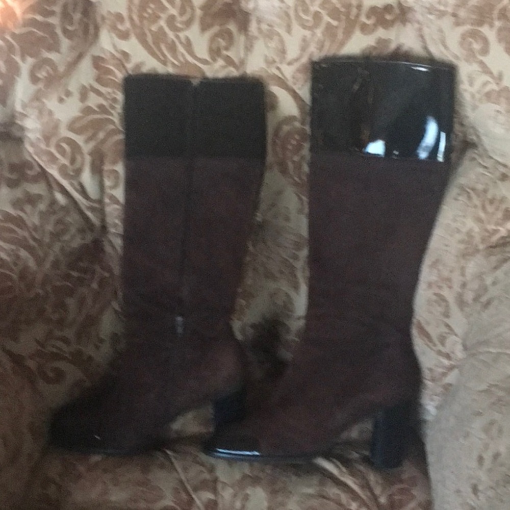 Charles Jourdan Brown suede boots